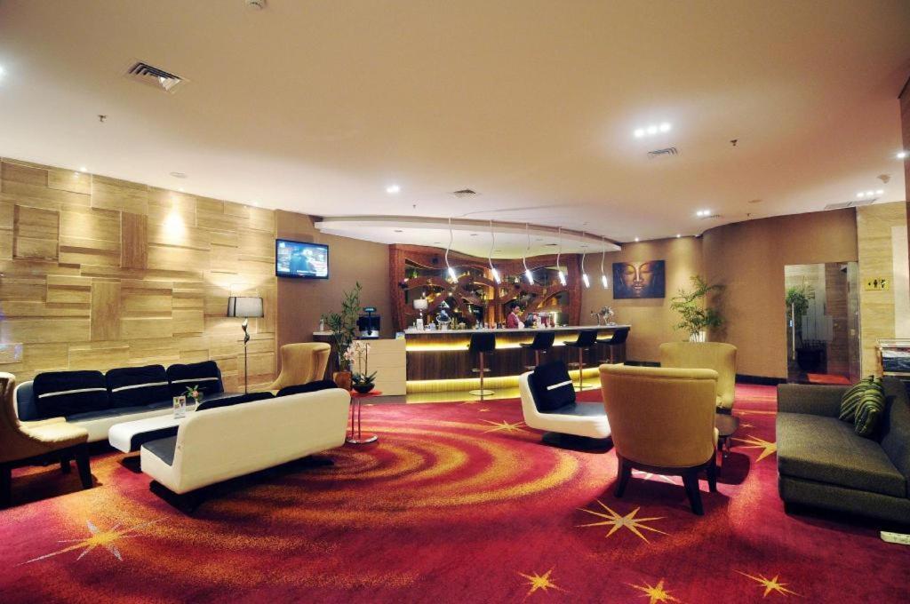 Golden Tulip Galaxy Hotel Banjarmasin Ngoại thất bức ảnh
