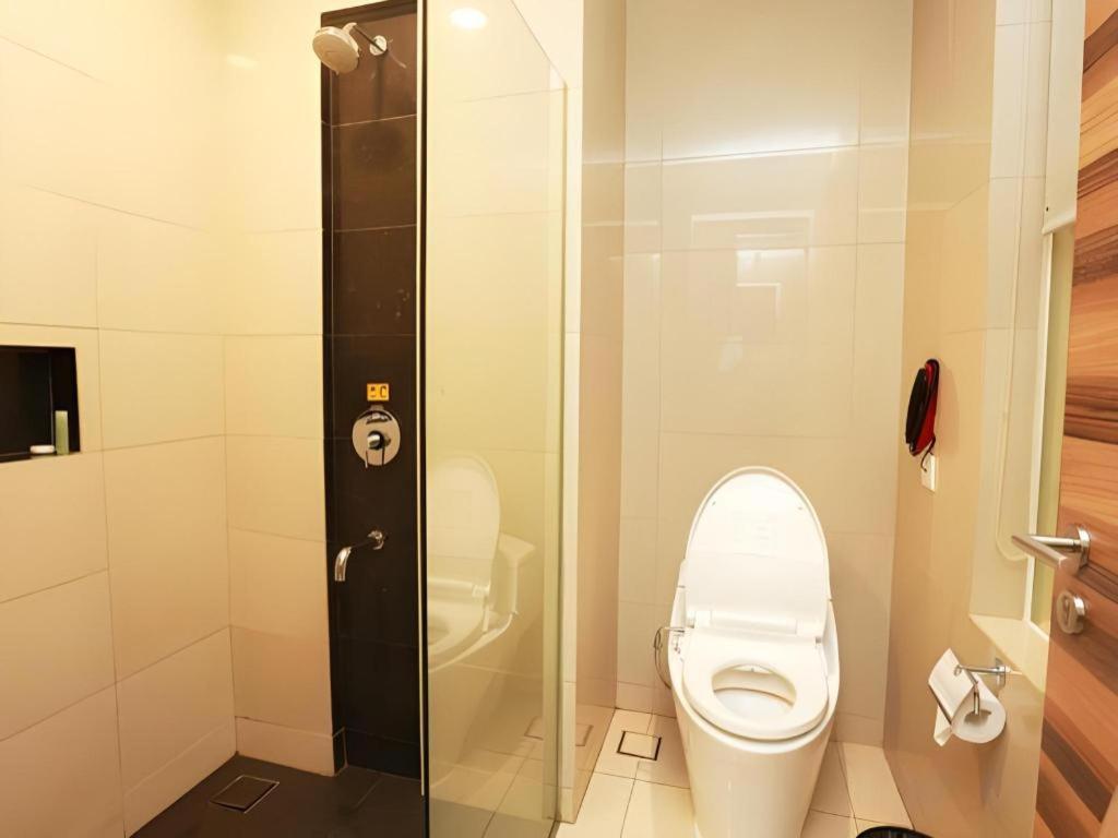 Golden Tulip Galaxy Hotel Banjarmasin Ngoại thất bức ảnh