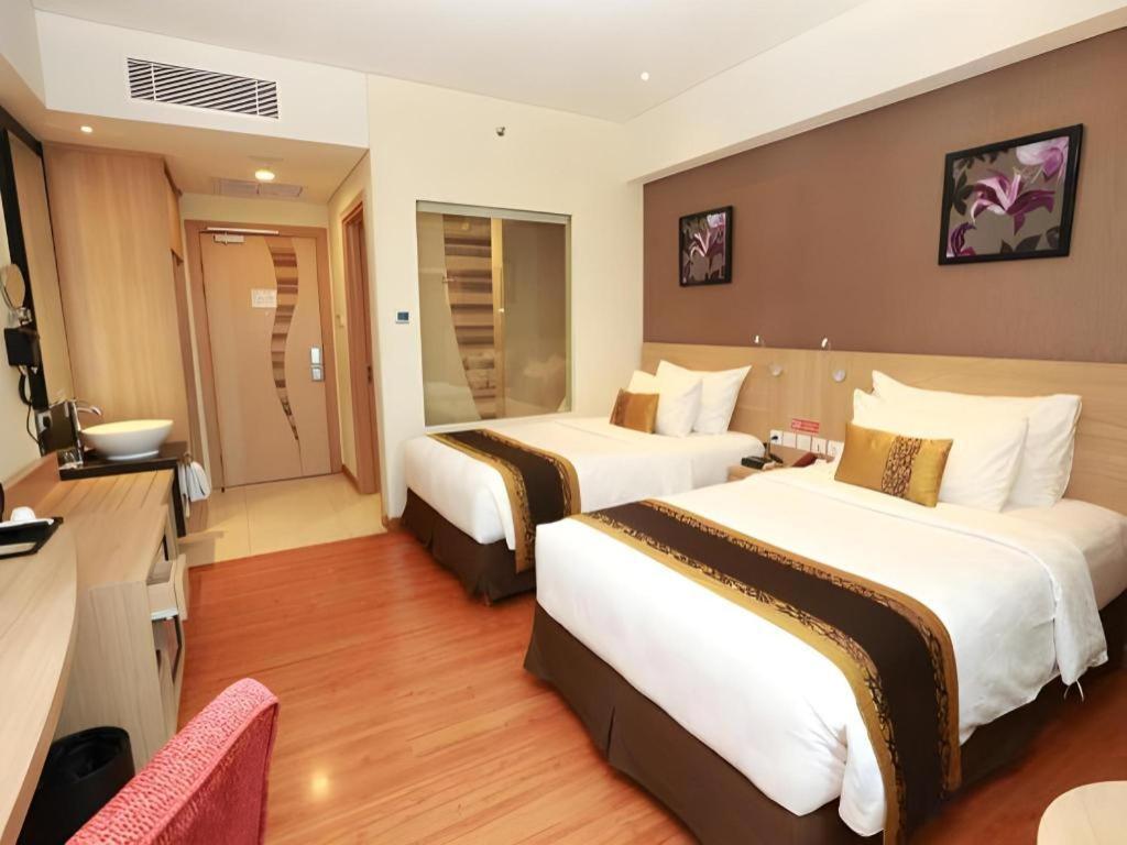 Golden Tulip Galaxy Hotel Banjarmasin Ngoại thất bức ảnh