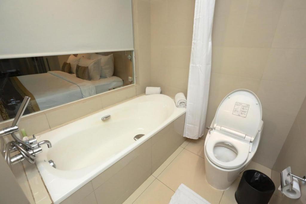 Golden Tulip Galaxy Hotel Banjarmasin Ngoại thất bức ảnh