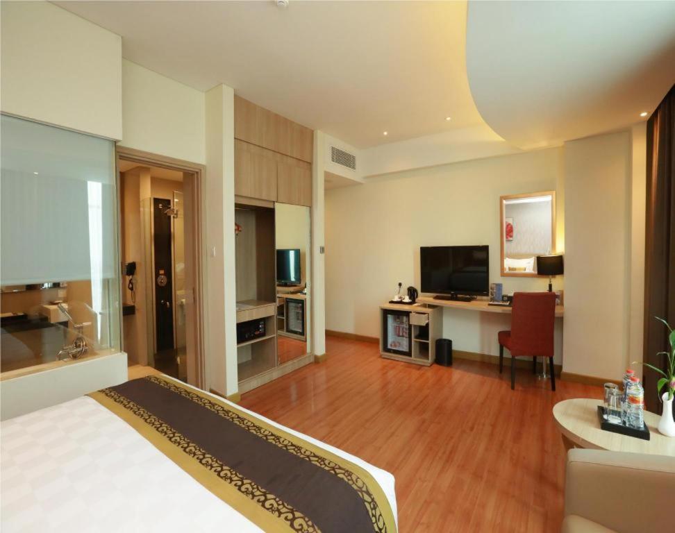 Golden Tulip Galaxy Hotel Banjarmasin Ngoại thất bức ảnh