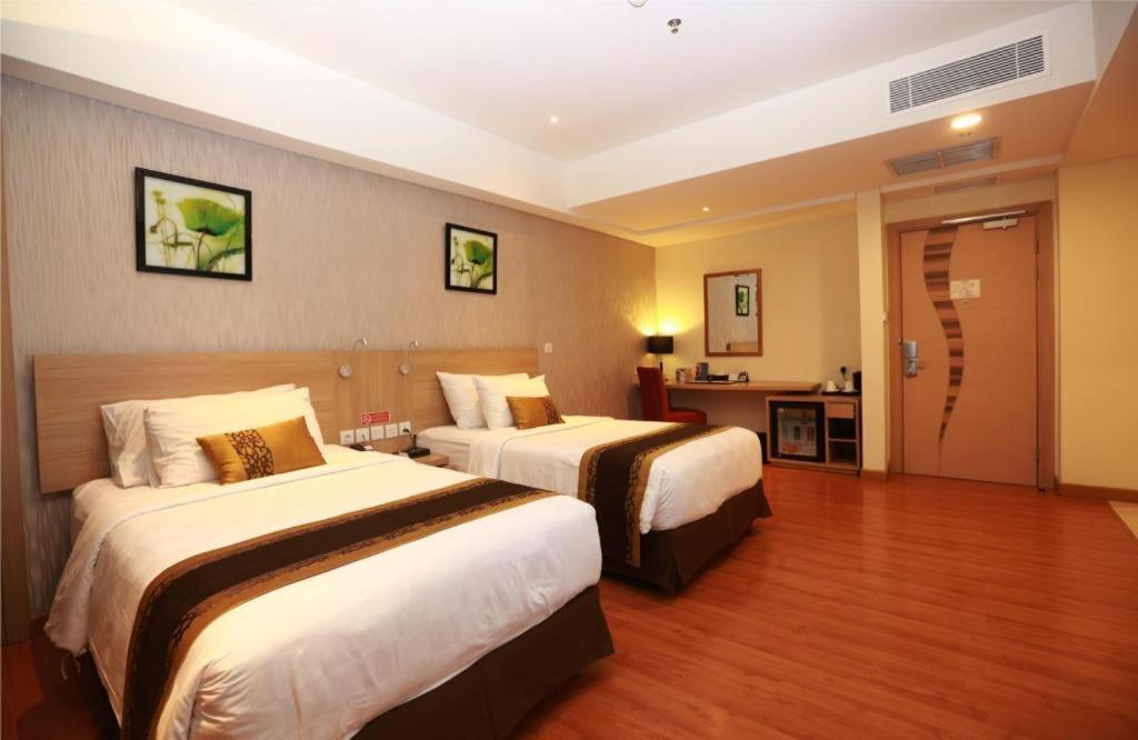 Golden Tulip Galaxy Hotel Banjarmasin Ngoại thất bức ảnh