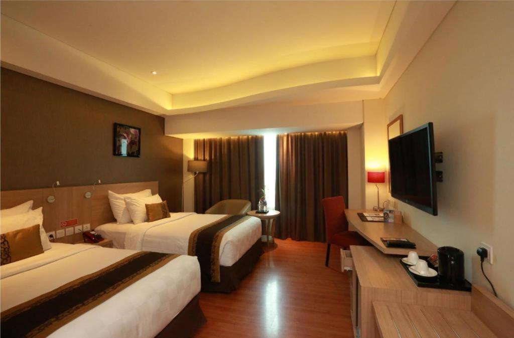 Golden Tulip Galaxy Hotel Banjarmasin Ngoại thất bức ảnh